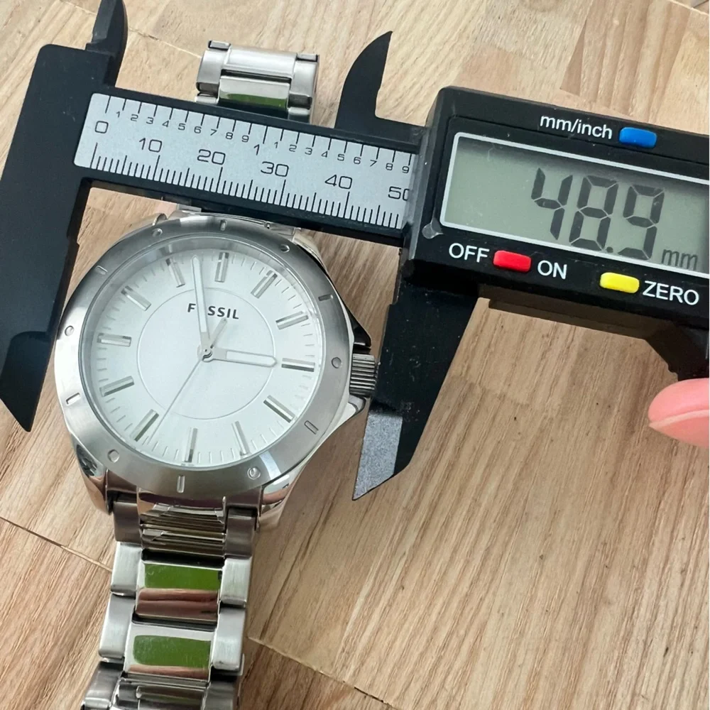 Fossil mens stainless steel watch NEW BATTERY